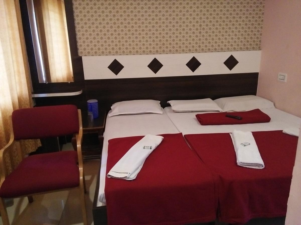 מייזור Hotel Sangeeth Lodging מראה חיצוני תמונה